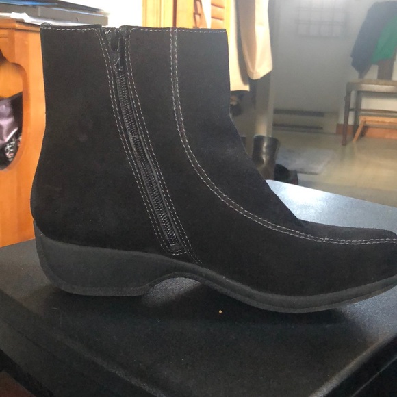 Clark’s Suede Ashlyn Boots 9.5W - Picture 5 of 6